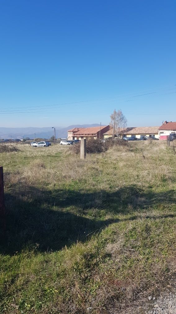 Продава стопански имот в с.Смочево