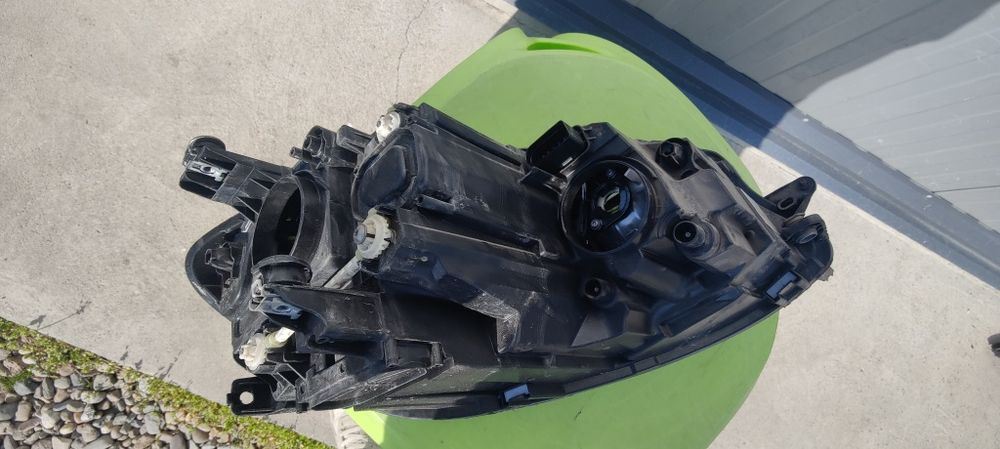 Far stanga Volkswagen golf 7 facelift avariat geam