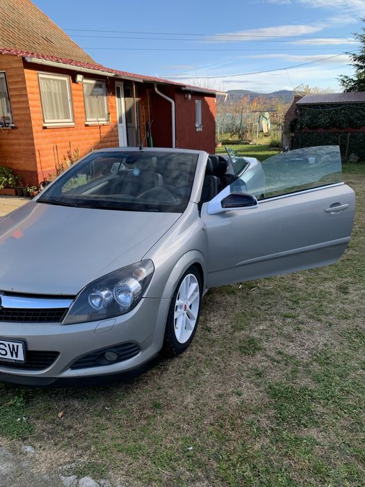 Opel Astra H TwinTop (Decapotabil]