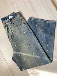 Широкие джинсы с бусинами