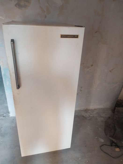 Холодильник сотилади снежинка М. Музлатгич сотилади