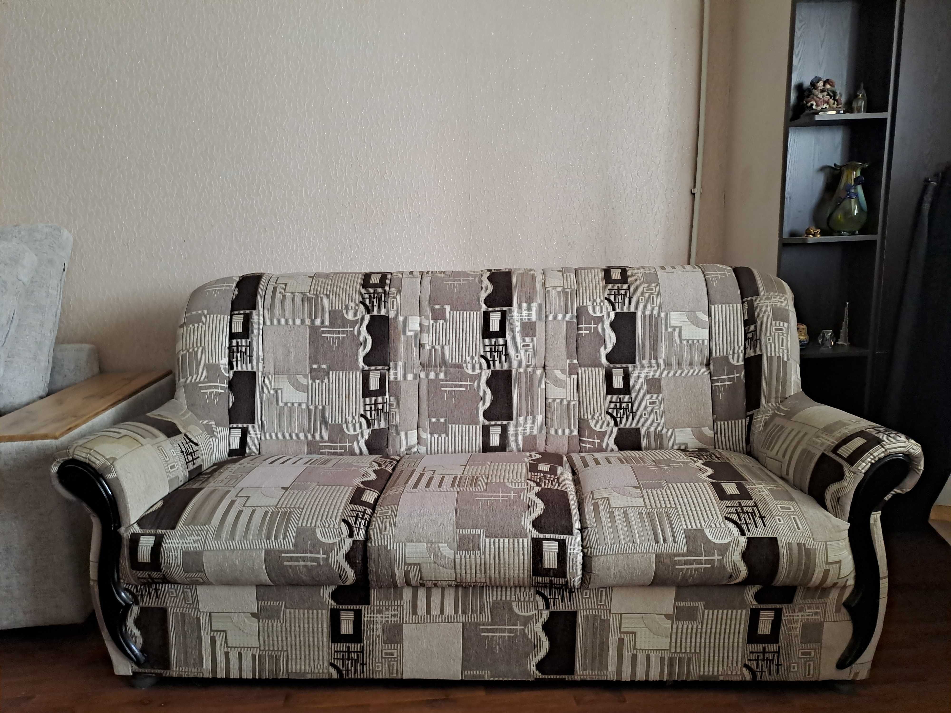 Диван и два кресла