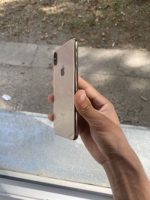 Iphone xs max holadi ideal hic qati qitirmagan