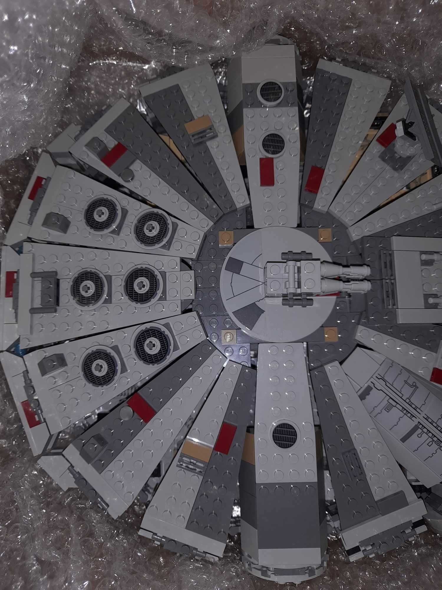 LEGO Star Wars 75105 Millennium Falcon