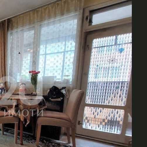 Подарявам стари дървени крила с прозорци