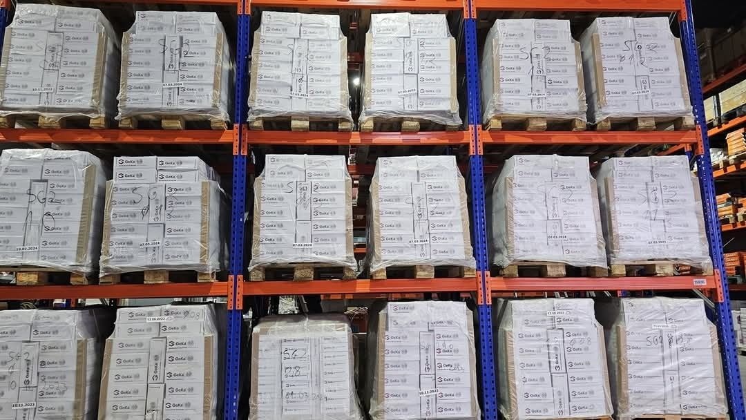 Rafturi metalice industriale pentru depozitare mărfuri grele