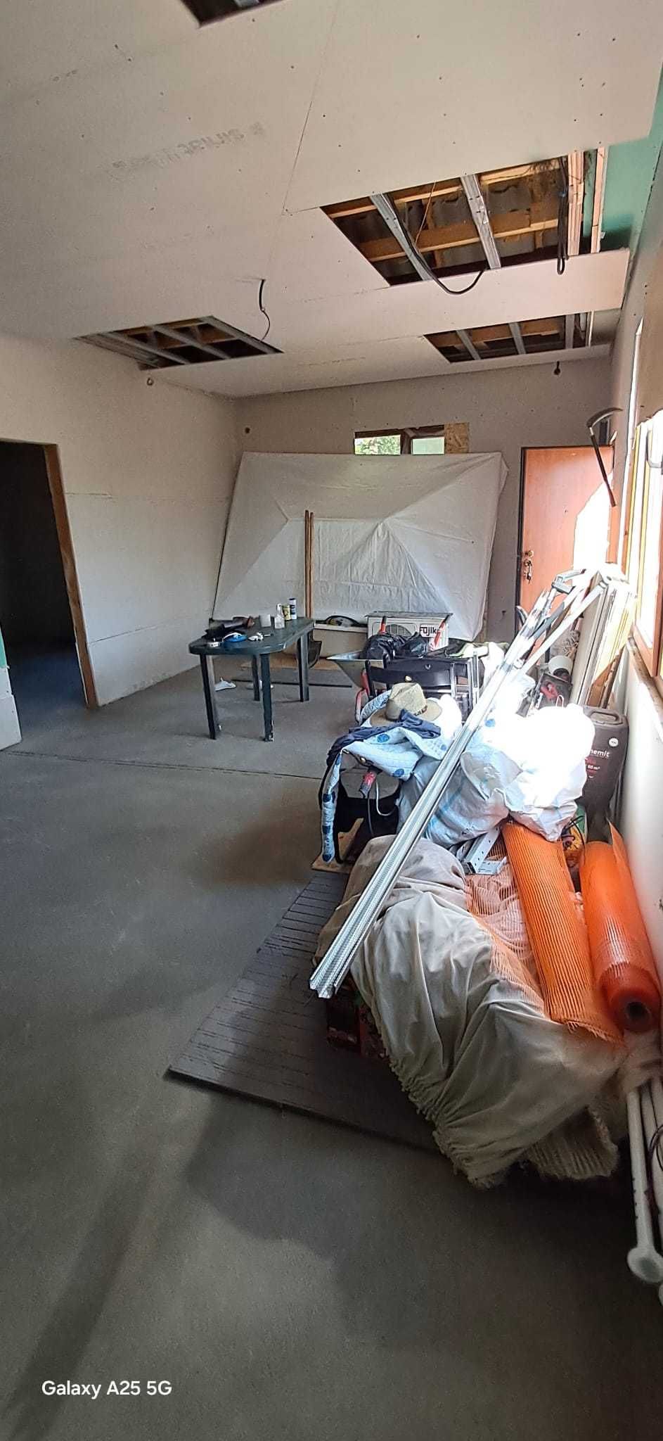 Vând casa la gata și teren de 5800 mp la 20 min de Pitești și 10'de A1