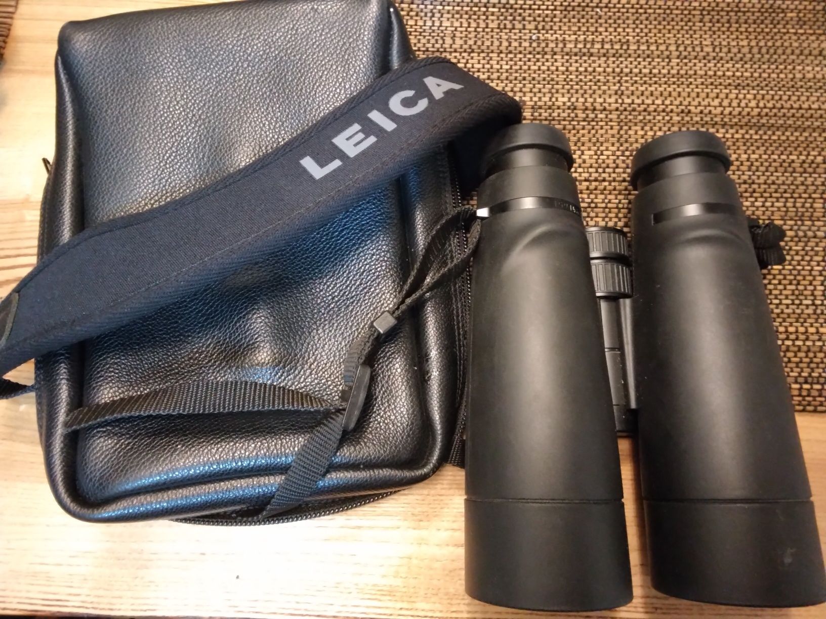 Binoclu Leica Ultravid 10x50