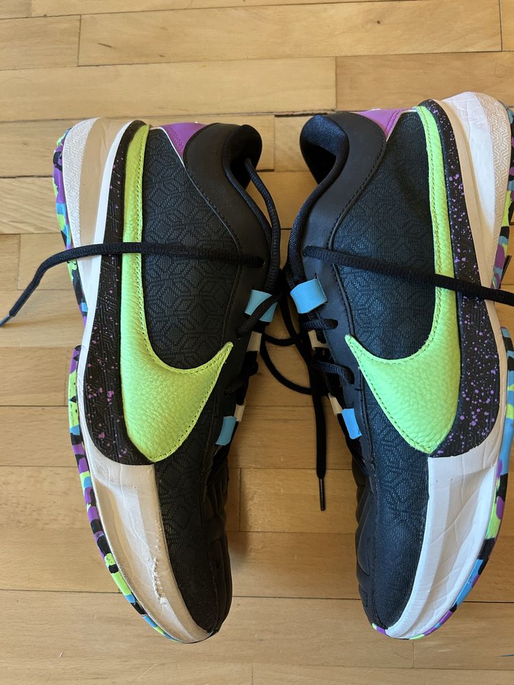 Adidasi Nike Zoom Freak 5