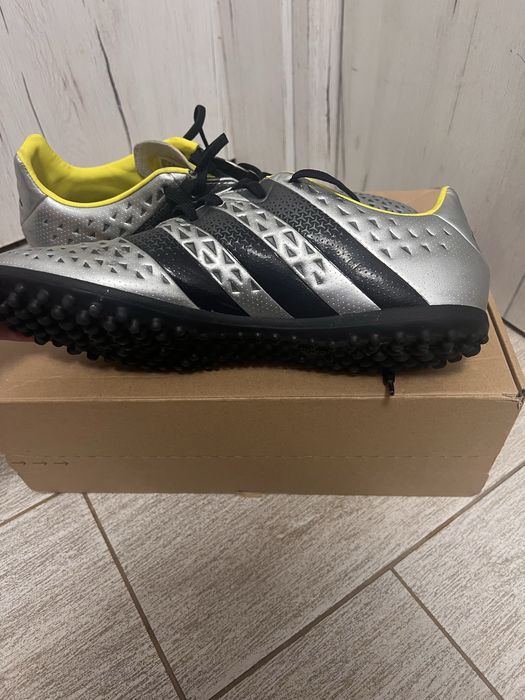 Ghete de fotbal Adidas