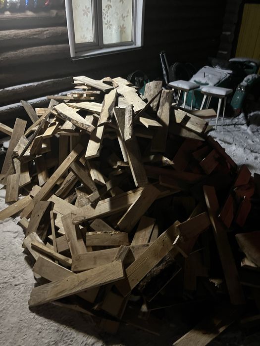 Продаю дрова!Доставка бесплатно! хорошие сухие для отопление !!