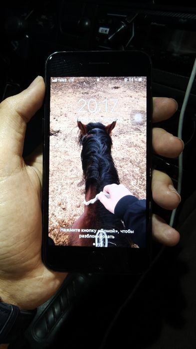 iPhone 7 в хорошем состоянии
