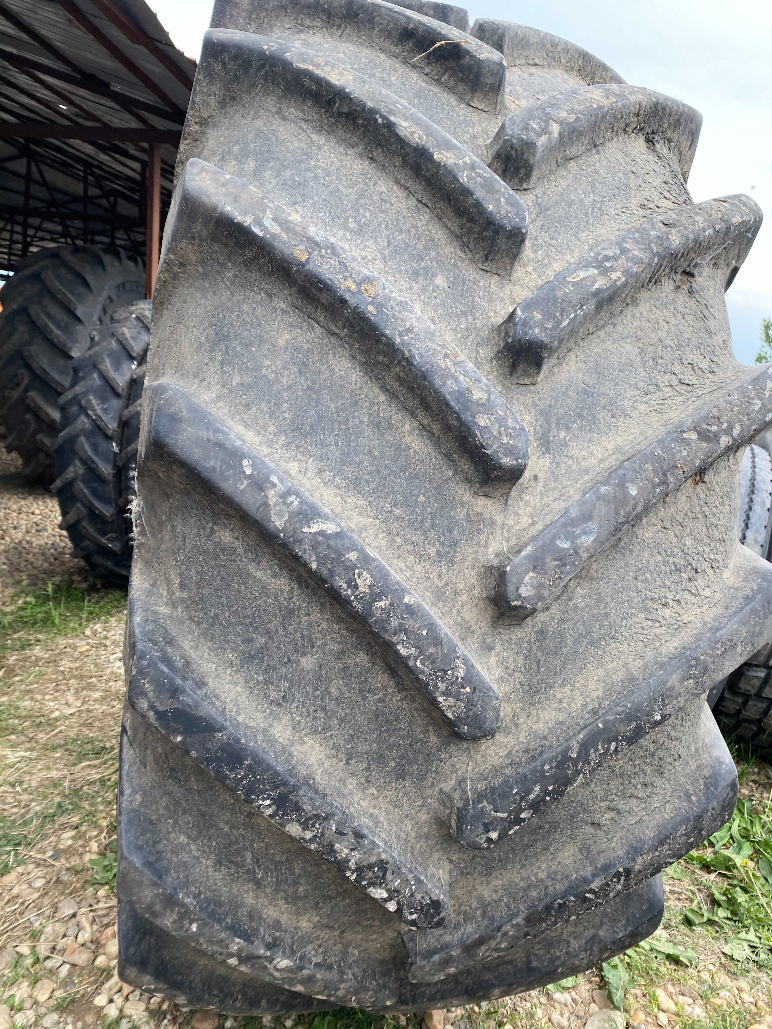 Anvelopa de combina 800/65 r32