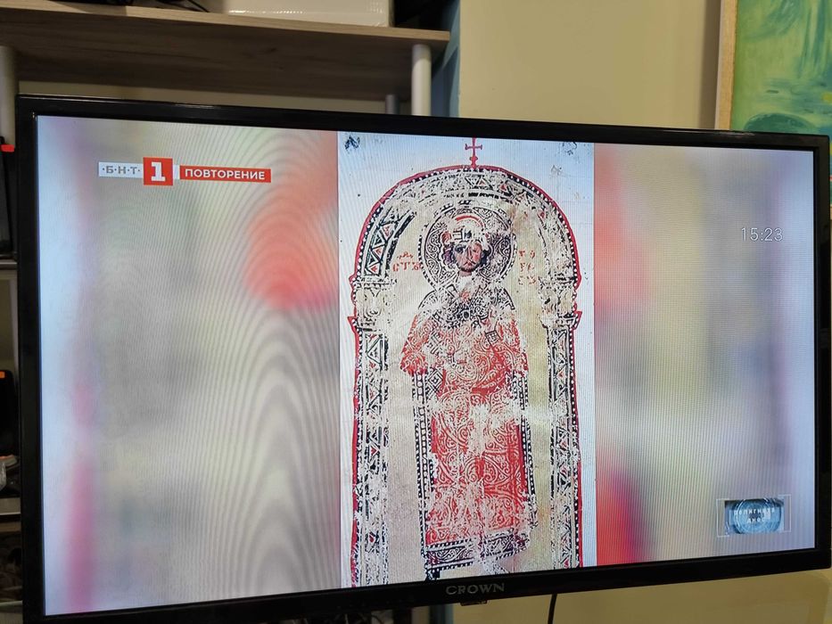 Телевизор 32 инча Crown