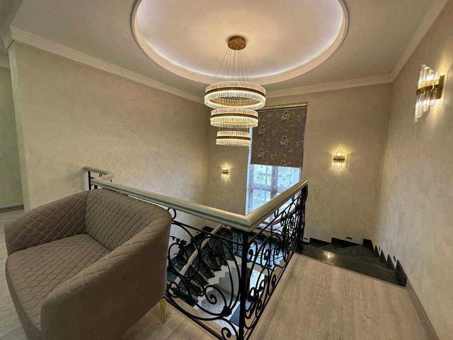 Сдается Шикарный двух этажный дом в аренду 15 соток на Юнусабаде