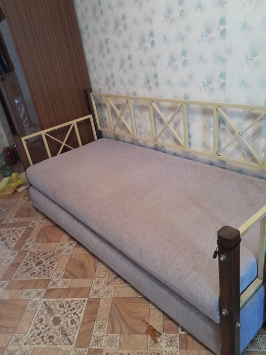 Продаю мягкую и кухонную мебель