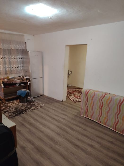 Vând apartament semidecomandat 2 camere