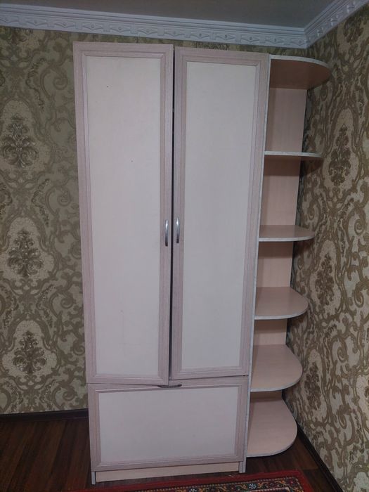 Шкаф  сотилади..