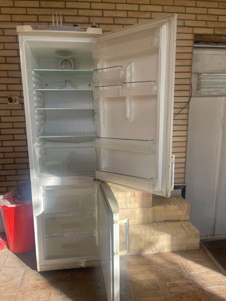 Срочно продаю холодилник