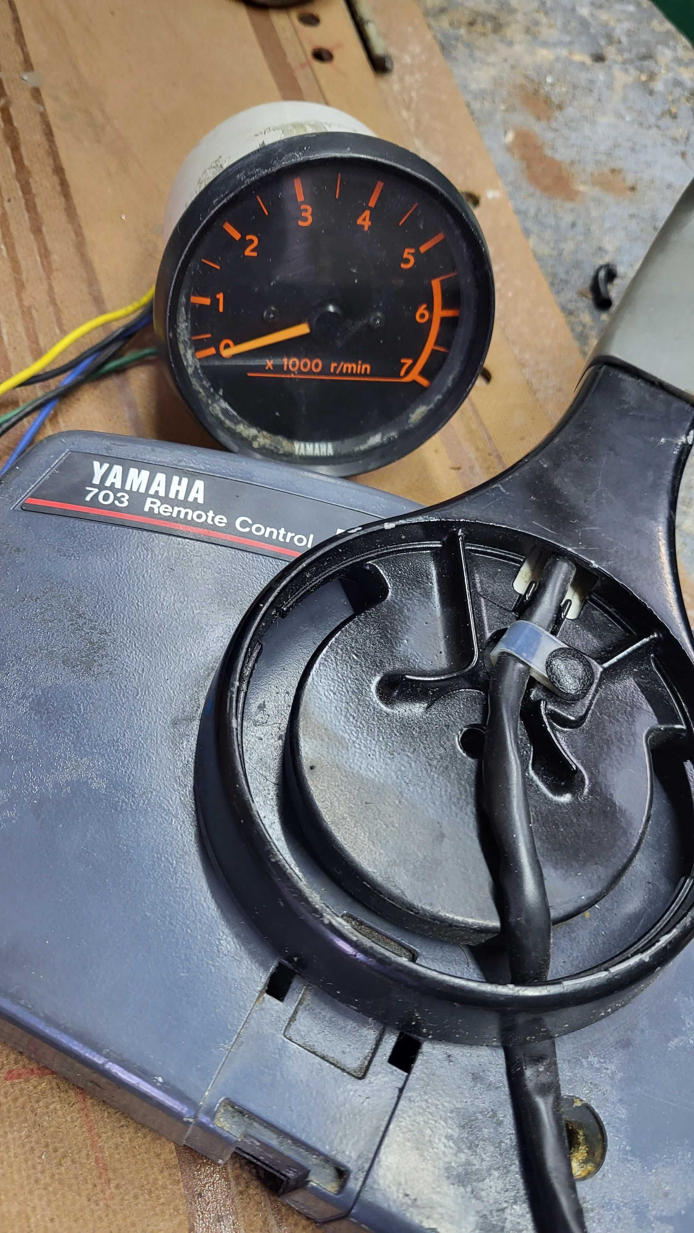 Vând motor  barcă yamaha 40 cp patru timpi.