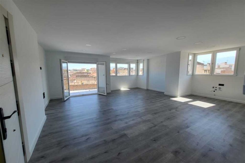 Meserias zugrav pun gresie faianta parchet zugraveli