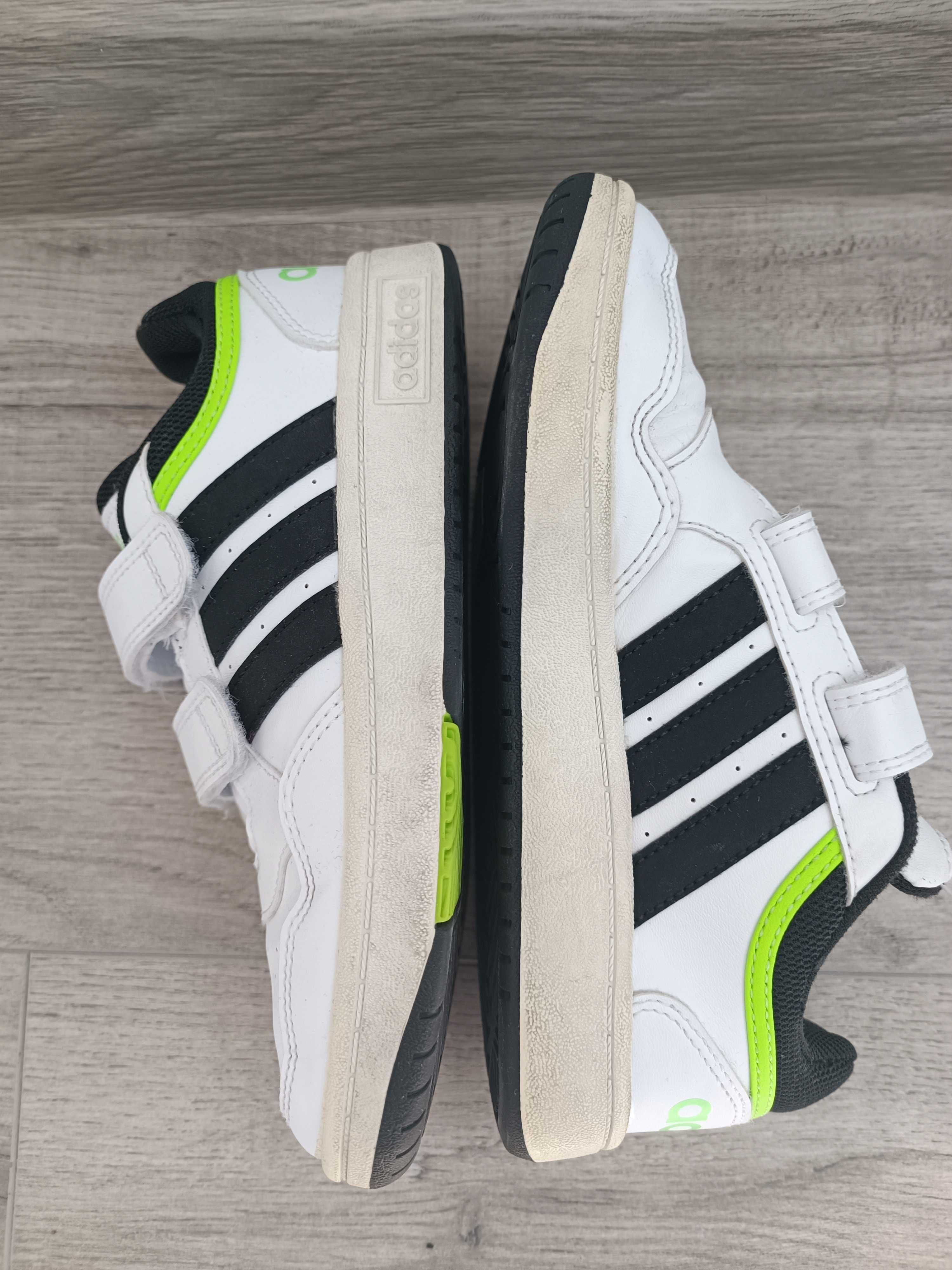 Оригинални детски маратонки adidas Hoops 3.0 CF