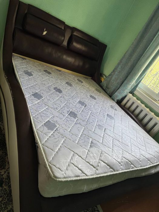 Икки кишилик матраси билан холати уртача расмда канака булса шундай