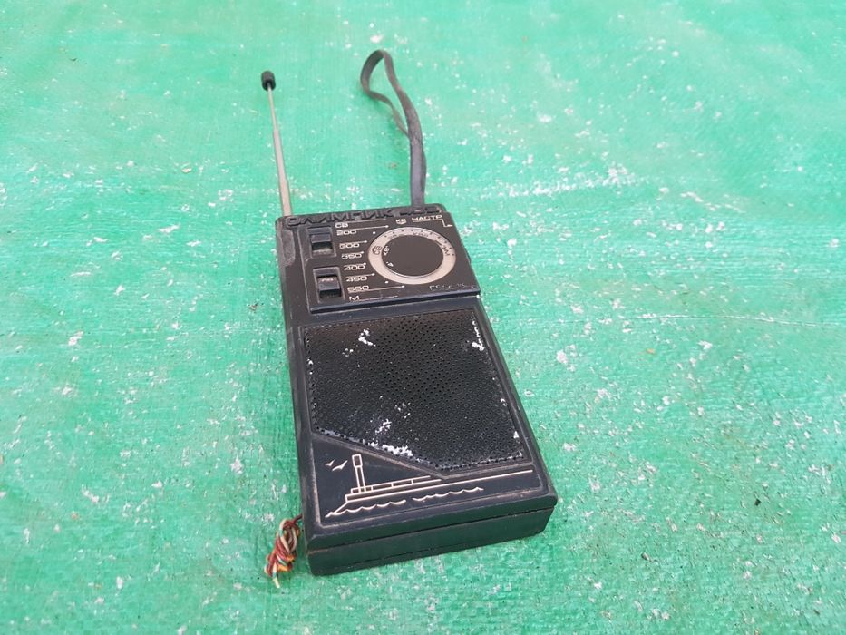 Radio portabil Marca: Olimpik {Олимпик} model 402 -
Olimpik {Олимпик}