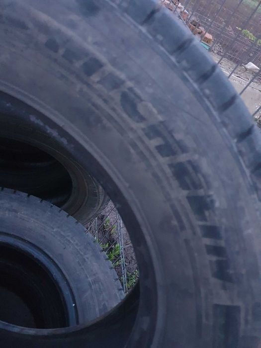 Vând  anvelope 235x65 R 16 C