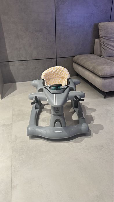 Децка проходилка chipolino