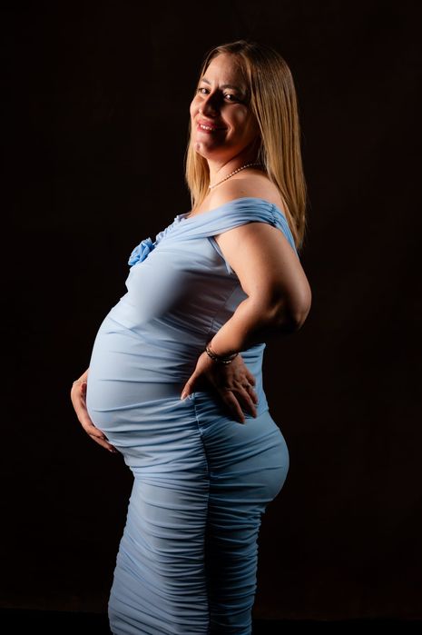 Vând rochițe și bluza pentru ședința foto maternitate.