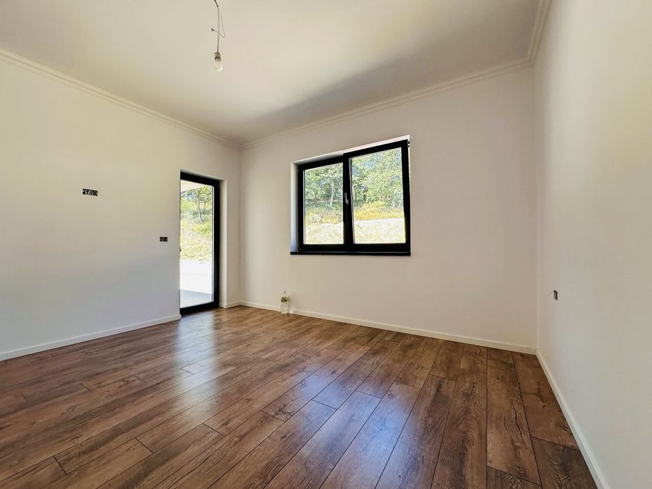 Case de vanzare Rm Valcea/Calea lui Traian Nord/Retail Annabella Nord