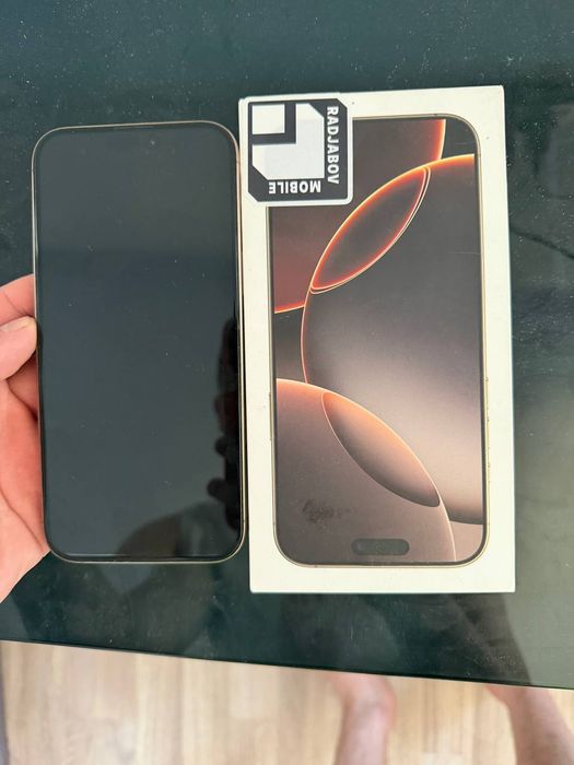 Продаю свой телефон 16 про мах на 256 Гб