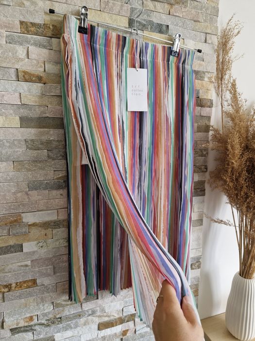 Fusta plisata noua Zara, masura XS-S