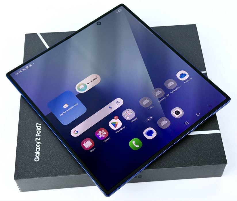 НОВ! Samsung Galaxy Z Fold 7 5G 256GB 12RAM Blue Shadow 2г. Гаранция!