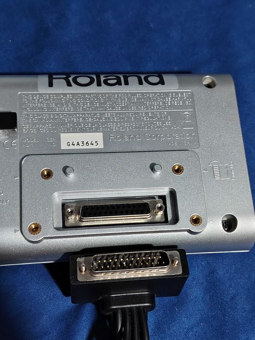 Roland model HD-1 drum module Only, modulul cu cabluri.