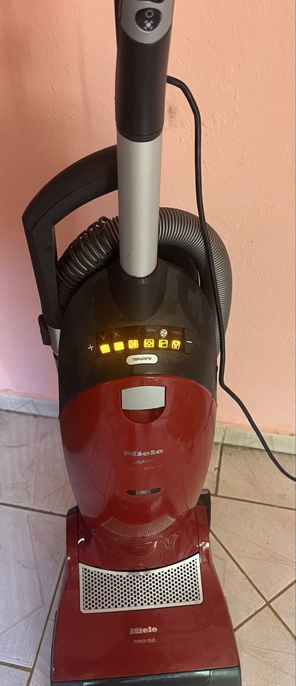 Aspirator Miele S7510 cu perii