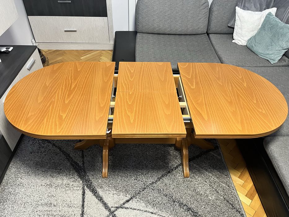 Дървена, холна маса