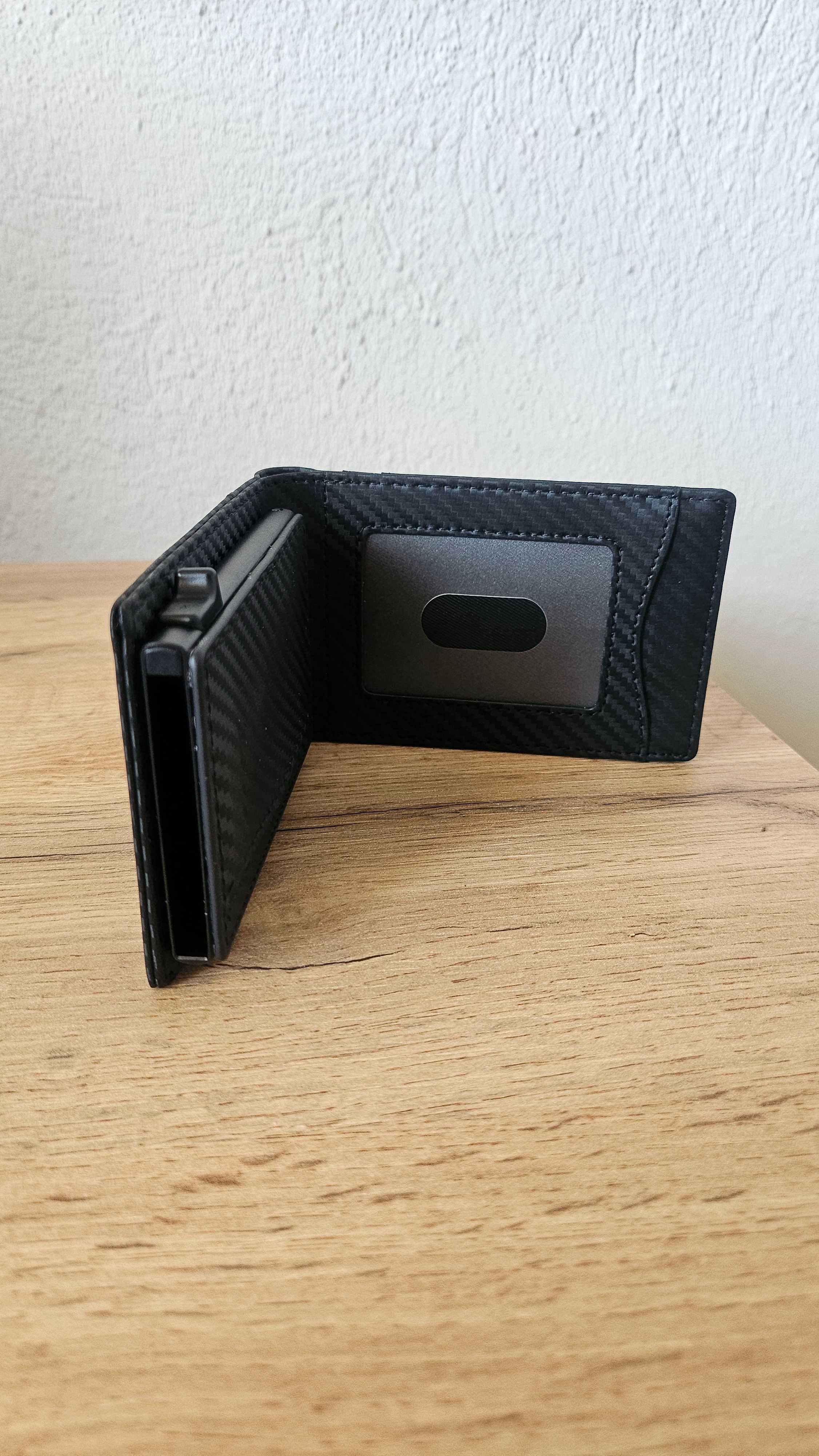 Карбонов портфейл с RFID защита