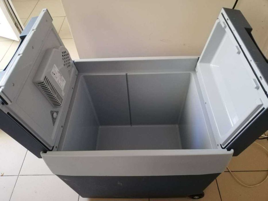 Lada frigorifica Mobicool W48 12V/230V camping