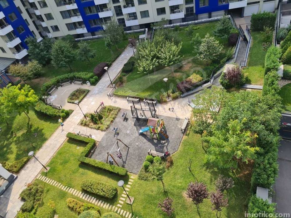 Дава се под наем Тристаен апартамент в София, Изгрев - 120 кв.м за 1000 € - Снимка #12