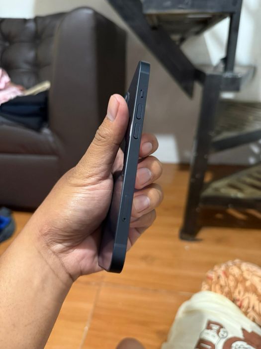 iPhone 13 cu 96% Bateria