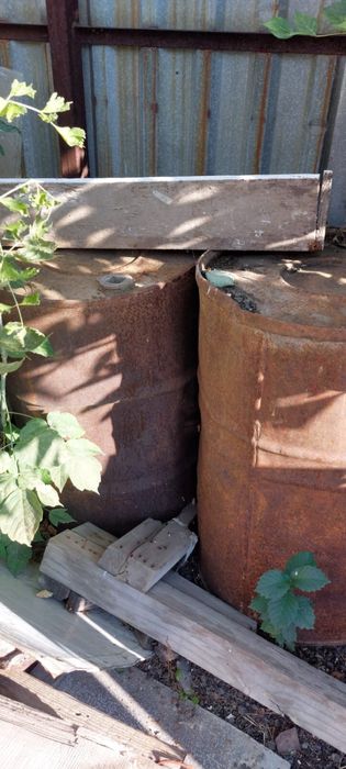 Продам бочки ,железные советские,рабочем состояний семь семь один