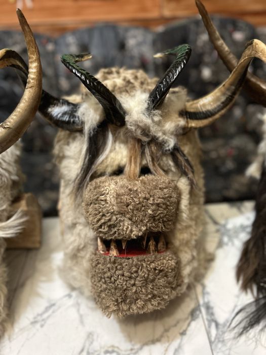 Кукерски маски,тояги,пояси,колани