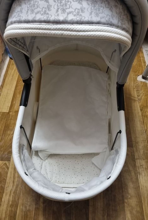 De vanzare carucior 3 in 1 pentru bebelusi