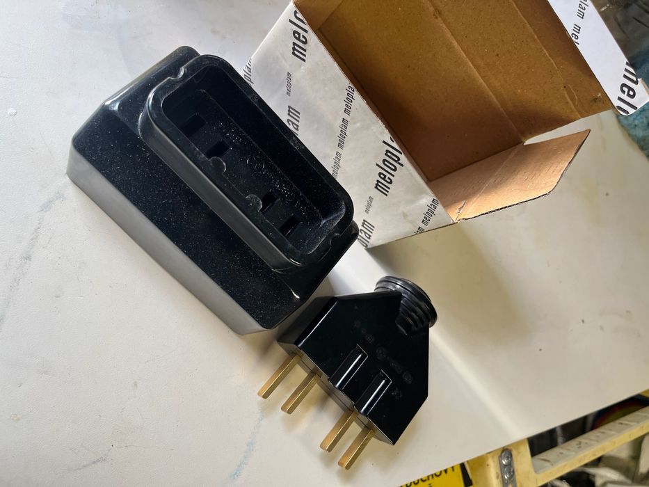 Чешки контактори 160A 220V, щепсели и контакти трифазни 25А