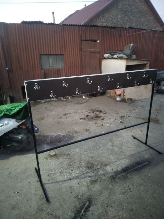 Вешалки,мангалы,лавочки и т.д.