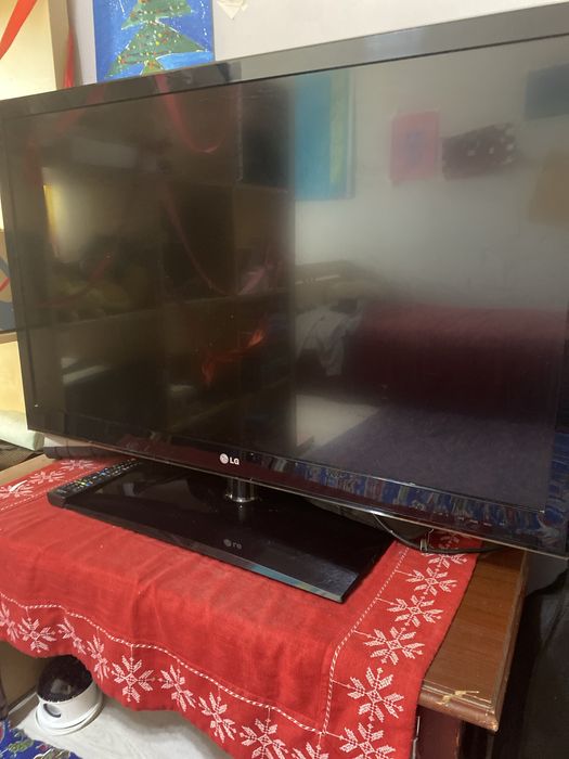 телефизор LG модель: 42LV3500-ZA