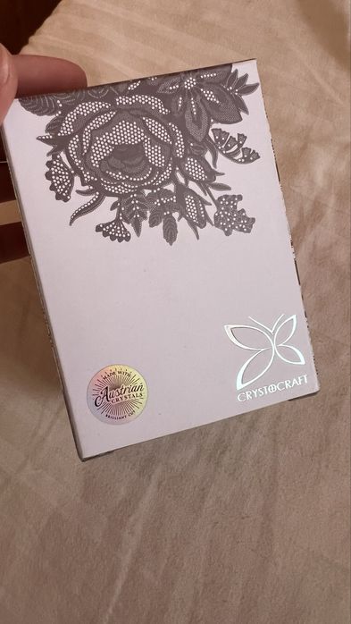 Фигура тип бижу с австрийски кристали