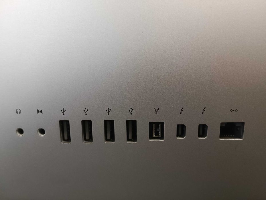 Vand Imac 27 Inch  Mid 2011 SSD 500Gb 20Gb RAM